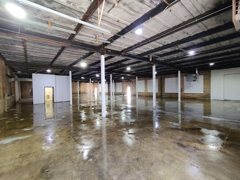 More Photos Of 822 W Exchange Ave, Chicago Warehouse For Lease