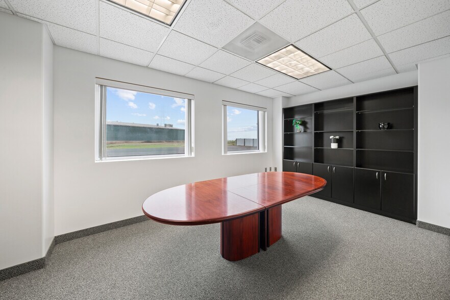 More Photos Of 13735 SW Galbreath Dr, Sherwood Warehouse For Lease