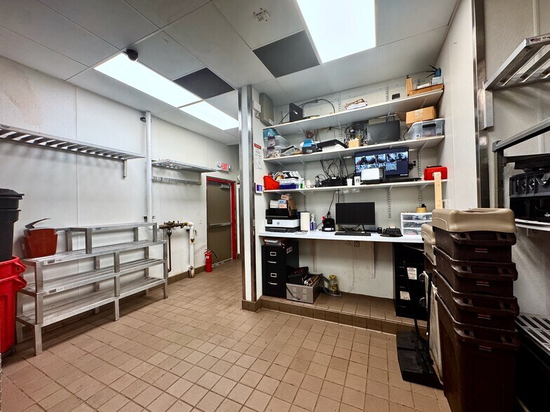 More Photos Of 5015 Hinkleville Rd, Paducah Restaurant For Lease