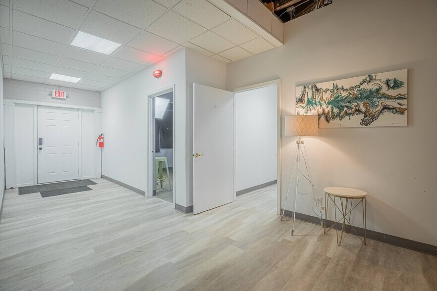 More Photos Of 48 Griffin St, McDonough Storefront For Sale