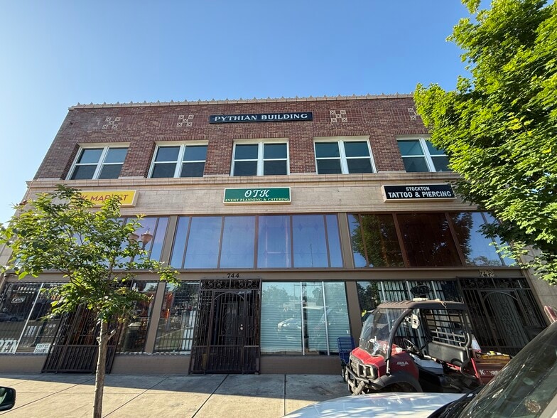 More Photos Of 47 N Grant St, Stockton Storefront Retail Residential For Sale
