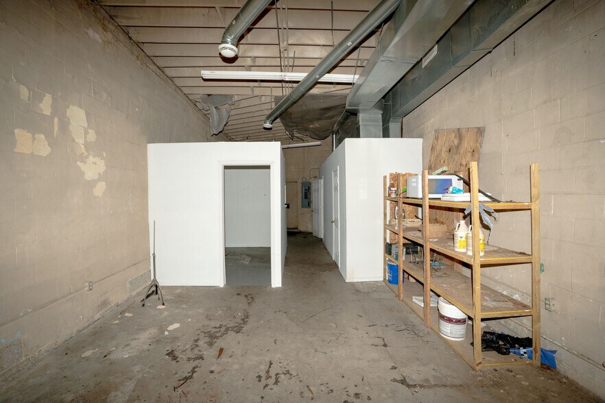 More Photos Of 14049-14051 Gratiot Ave, Detroit Storefront Retail Office For Sale
