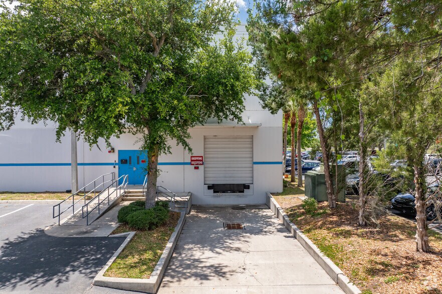 More Photos Of 2511 Corporate Way, Palmetto Light Distribution For Lease