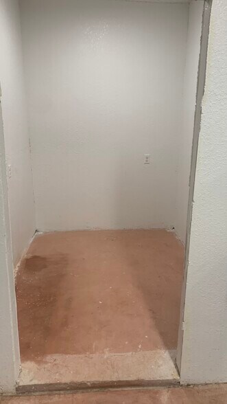 More Photos Of 1018 Union, Selma Storefront Retail Residential For Sale