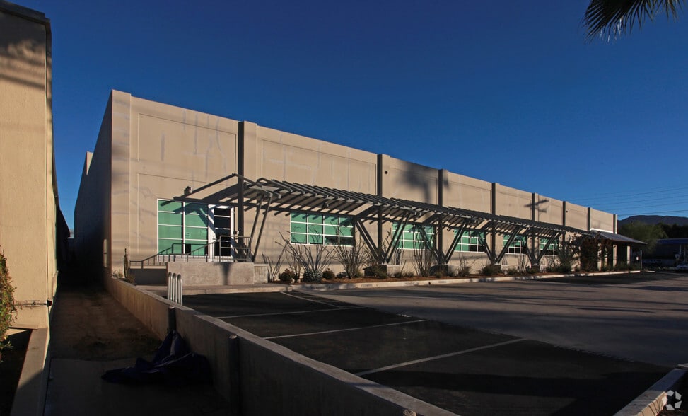 More Photos Of 901 W Alameda Ave, Burbank Loft Creative Space For Lease