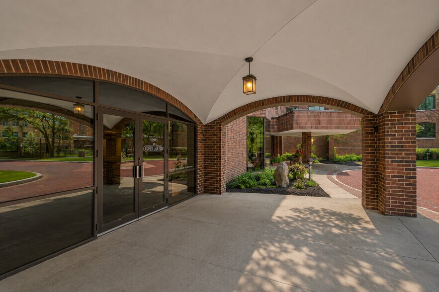 More Photos Of 1201 Yale Pl, Minneapolis Apartments For Sale