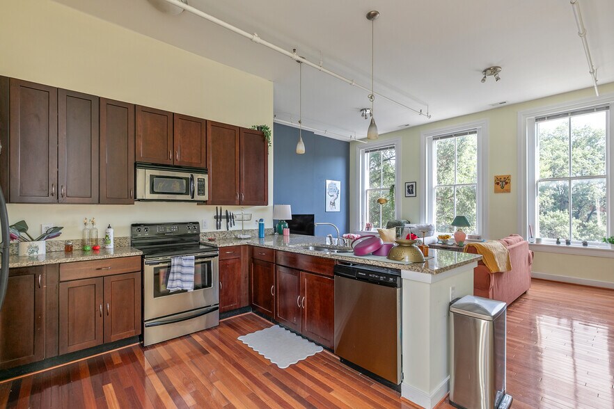 More Photos Of 119-123 E Broad St, Richmond Apartments For Sale