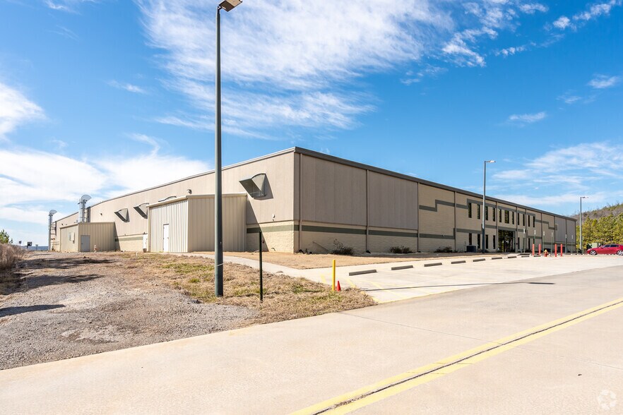 Primary Photo Of 500 Soho Dr, Adairsville Warehouse For Lease