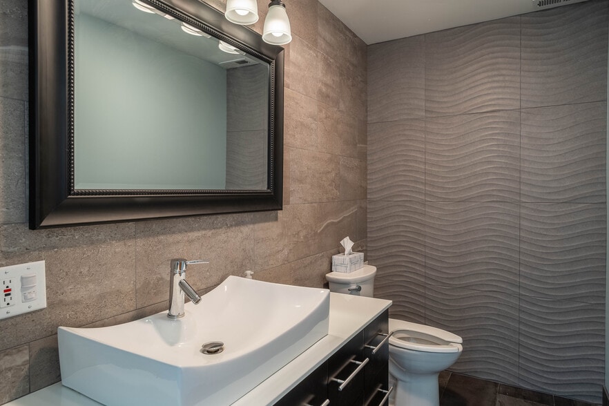 More Photos Of 5828 N Lombard, Portland Medical For Sale