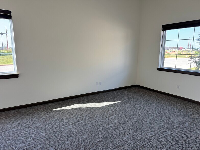 More Photos Of 2931 Adams Rd, Norman Office For Lease