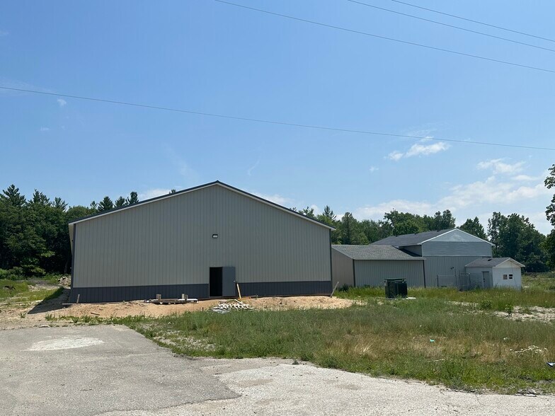 More Photos Of 2429 2 Mile Rd, Bay City Manufacturing For Sale