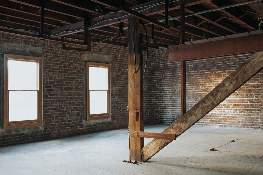 More Photos Of 32 Chambers St, Newburgh Light Manufacturing For Sale