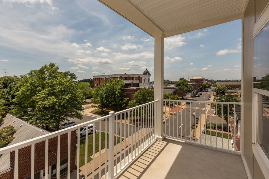 More Photos Of 9009 Church St, Manassas Apartments For Lease