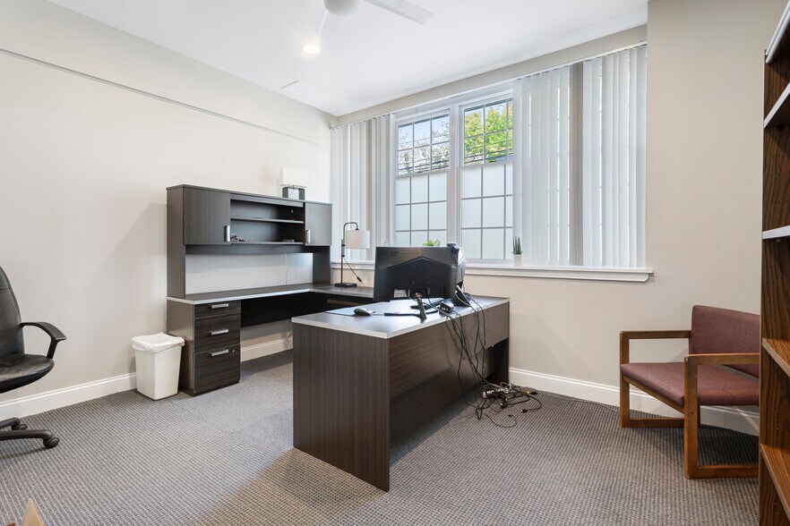 More Photos Of 101 N Providence Rd, Wallingford Office For Sale