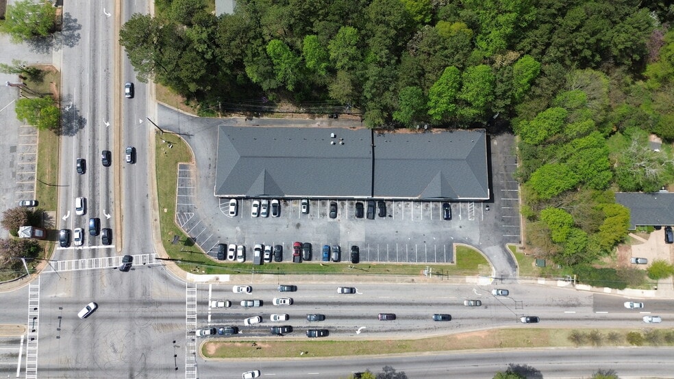 More Photos Of 414 N Hairston Rd, Stone Mountain Freestanding For Sale