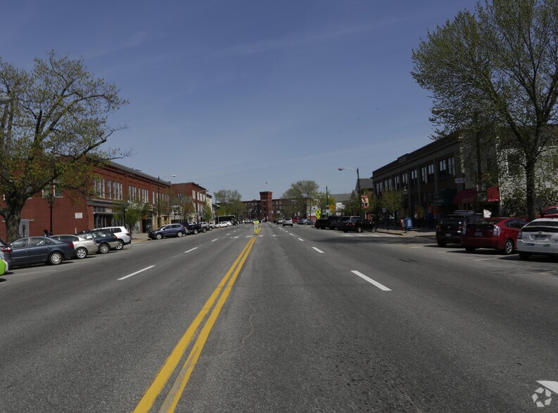 More Photos Of 124 Maine St, Brunswick Office For Lease