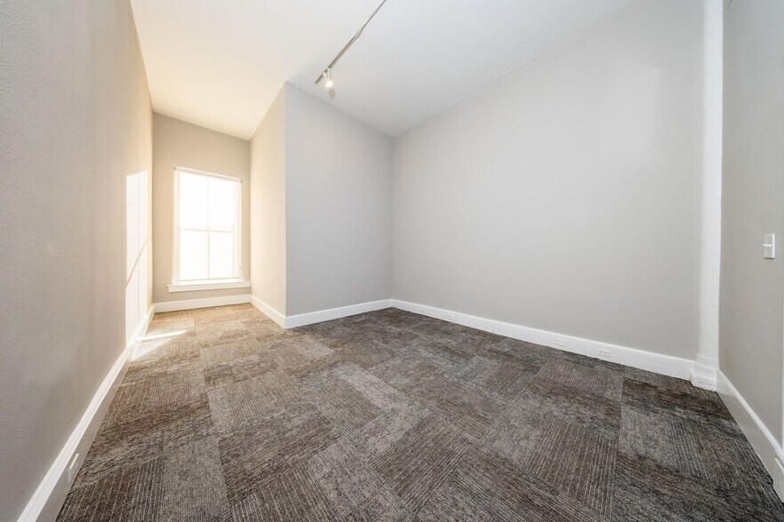 More Photos Of 121 E 1st St, Sanford Office Residential For Sale