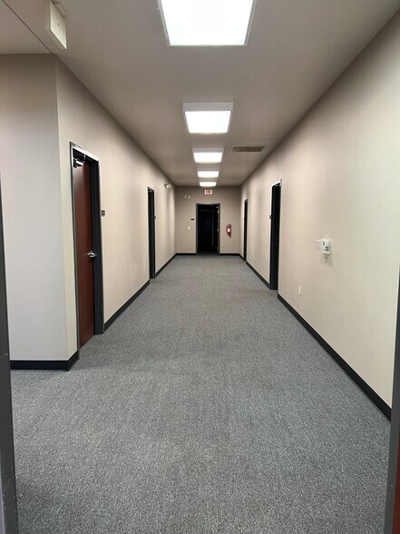 More Photos Of 912 15th St, Huntsville Office For Lease