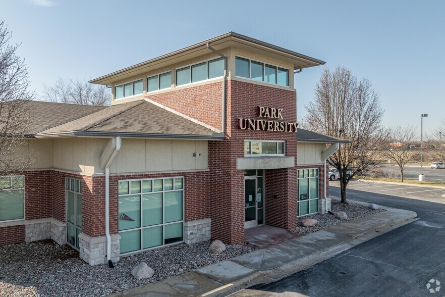 More Photos Of 20101 E Jackson Dr, Independence Office For Sale