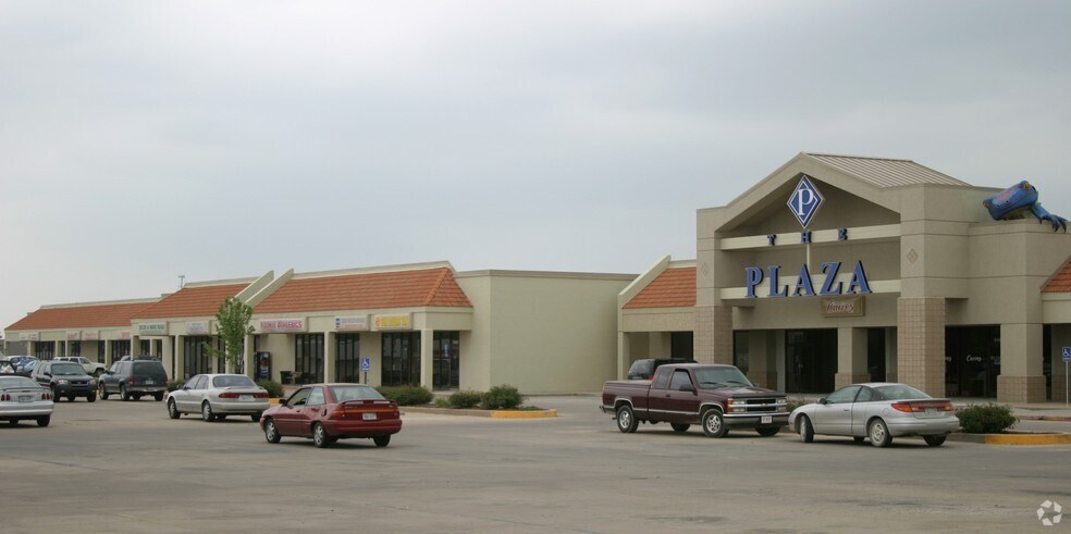 More Photos Of 524-640 N Andover Rd, Andover General Retail For Lease