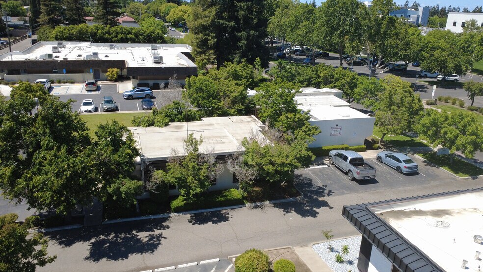 More Photos Of 1060-1080 Delbon Ave, Turlock Medical For Sale