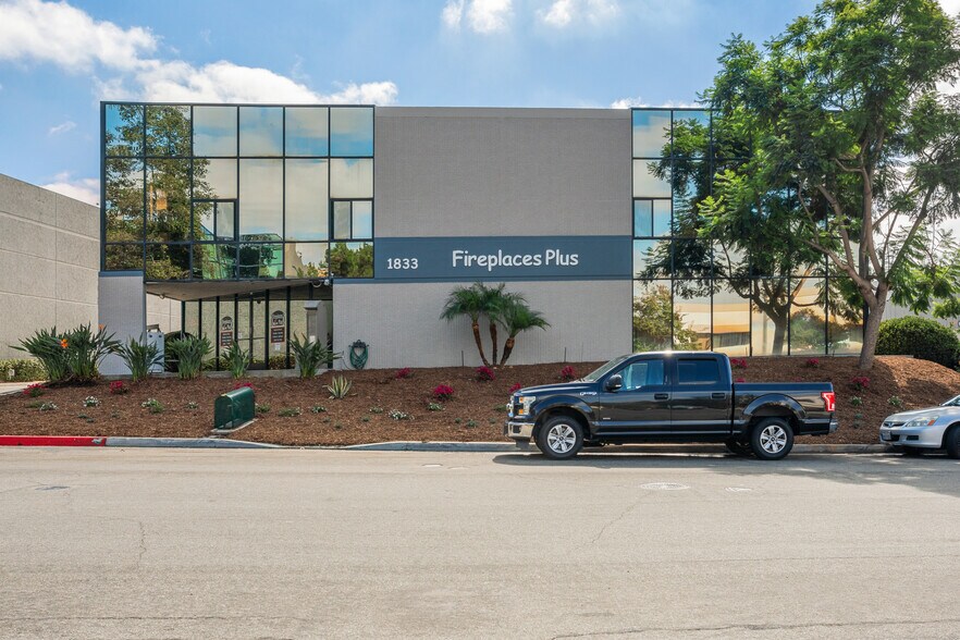 More Photos Of 1833 Diamond St, San Marcos Warehouse For Lease