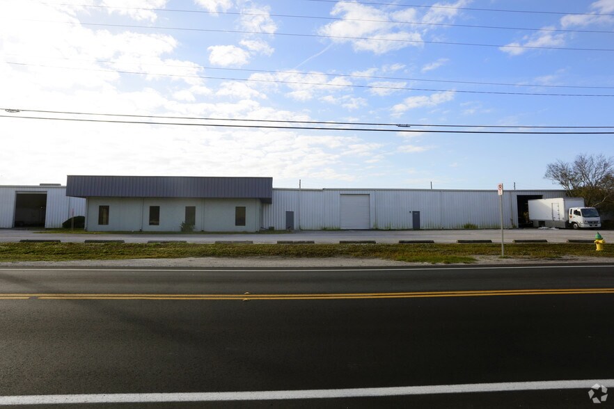 More Photos Of 5200-5220 126th Ave N, Clearwater Warehouse For Lease