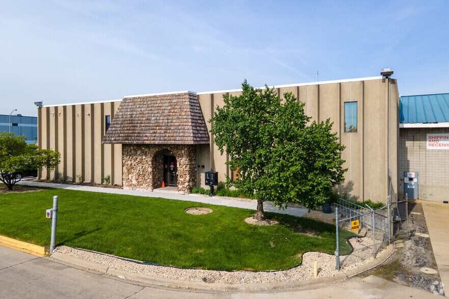 More Photos Of 8424 W 47th St, Lyons Refrigeration Cold Storage For Lease