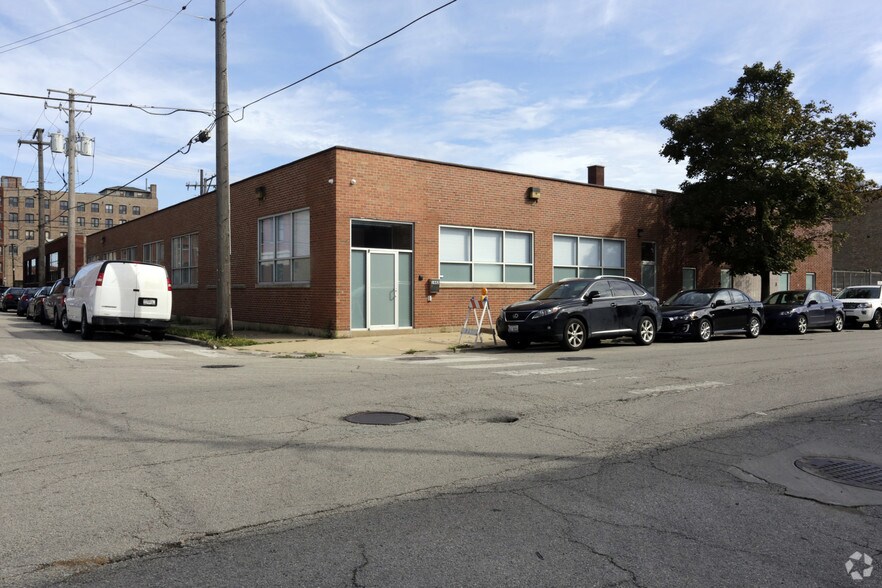 More Photos Of 1438-1442 W Fulton St, Chicago Warehouse For Lease
