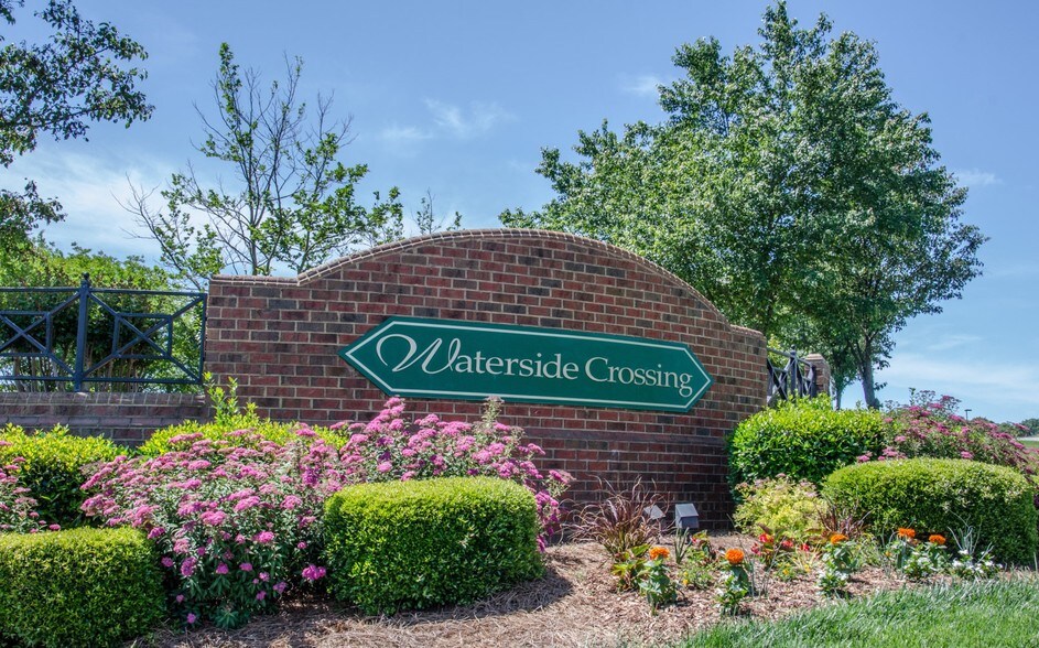 More Photos Of 121-179 Cross Center Rd, Denver Unknown For Lease