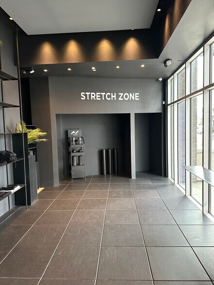 More Photos Of 5200 Wilshire Blvd, Los Angeles Apartments For Lease