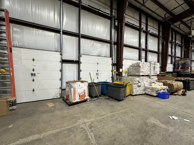 More Photos Of 2335 Union Rd, Cheektowaga Distribution For Lease