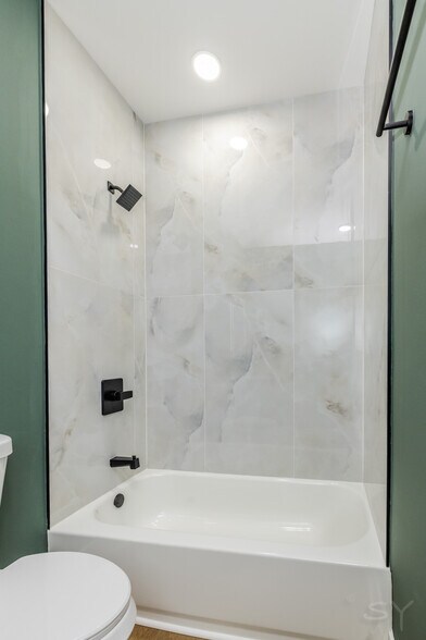 More Photos Of 3018 Polk st, Chicago Apartments For Sale