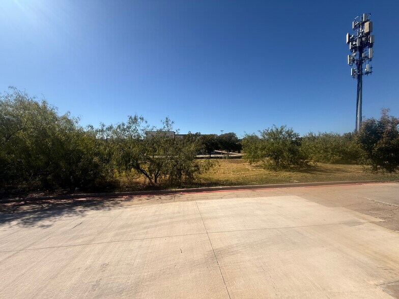 More Photos Of 3550 Regent Blvd, Irving Land For Sale