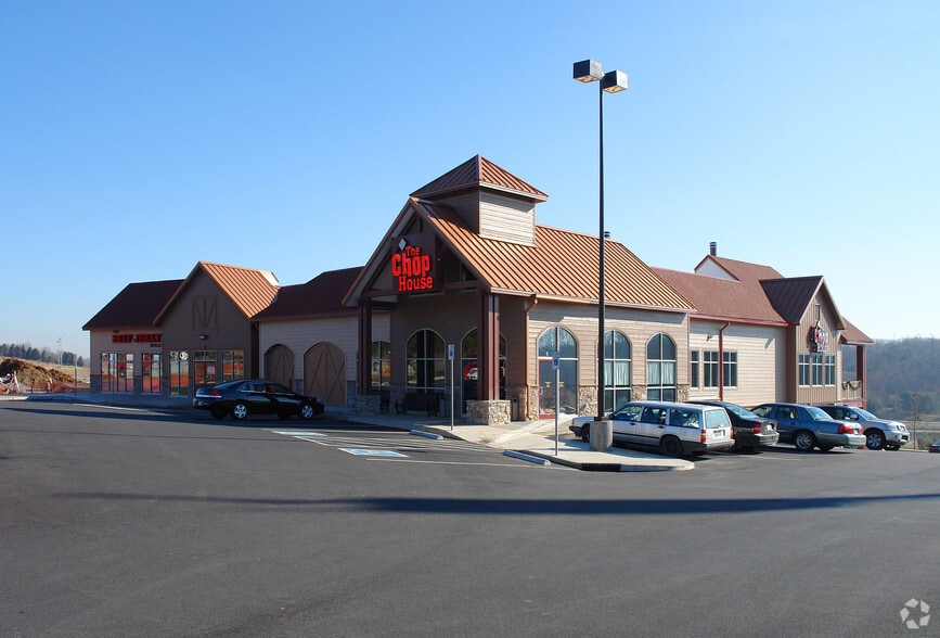 More Photos Of 3609 Outdoor Sportsmans Pl, Kodak General Retail For Lease