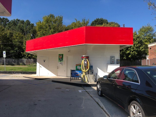 More Photos Of 419 S Main St, Graham Convenience Store For Sale