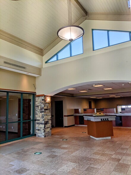 More Photos Of 1919 Fitz Ln, Nixa Drugstore For Lease