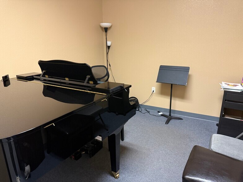 More Photos Of 1024 Serpentine Ln, Pleasanton Medical For Lease