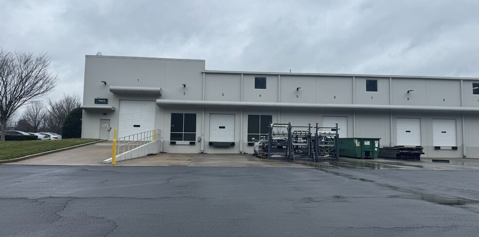 More Photos Of 3025 Chastain Meadows Pkwy, Marietta Warehouse For Lease
