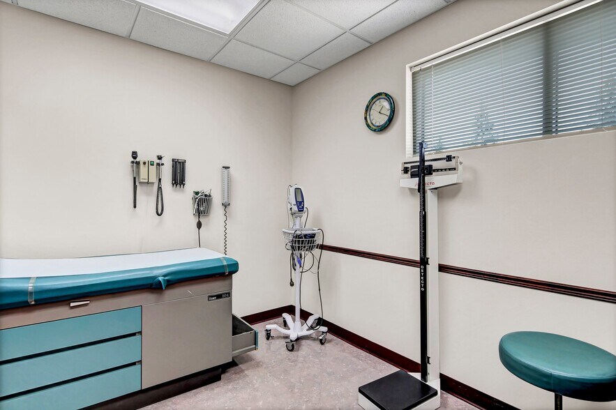 More Photos Of 1511 Northway Dr, Saint Cloud Medical For Sale