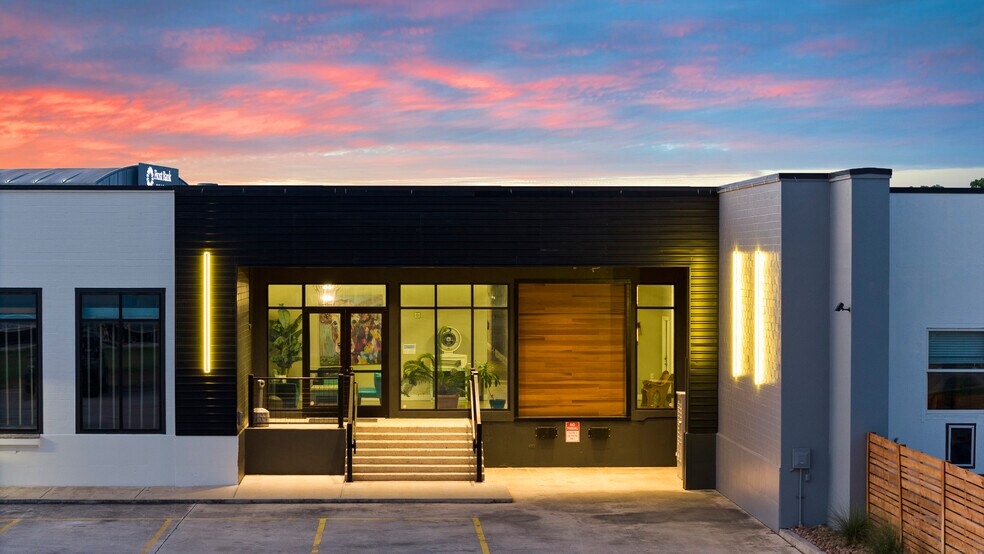 More Photos Of 3363 E Commerce St, San Antonio Warehouse For Sale