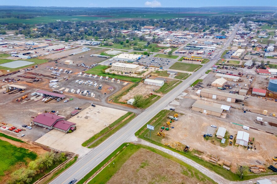 More Photos Of 403 Linwood Plz, Lindsay Warehouse For Sale