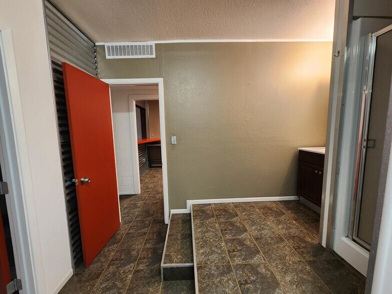 More Photos Of 2411 Kermit Hwy, Odessa Freestanding For Sale