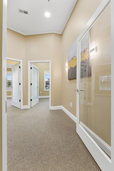 More Photos Of 311 S Royal Oaks Blvd, Franklin Medical For Sale