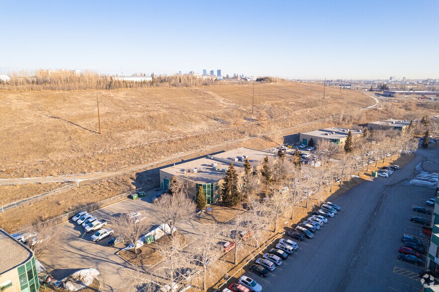 More Photos Of 6325-6335 10th St SE, Calgary Office For Lease