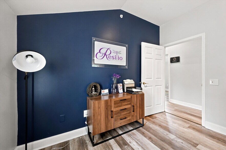 More Photos Of 103 Garris Rd, Downingtown Medical For Sale