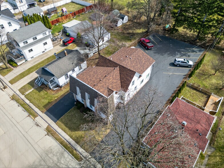 More Photos Of 175 2nd St, Belleville Office For Sale