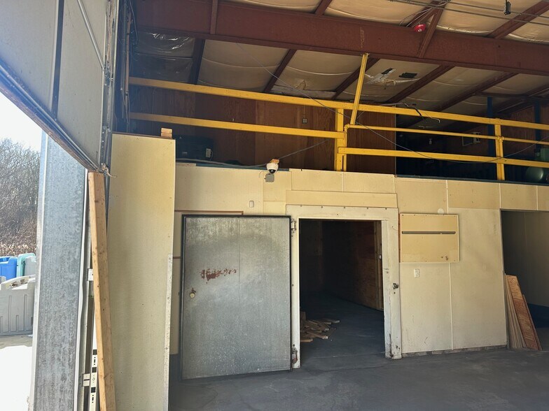 More Photos Of 20 Walts Way, Narragansett Warehouse For Sale