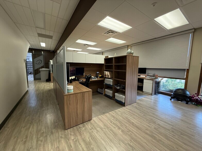 More Photos Of 518 Laura Av, Red Deer County Office For Sale