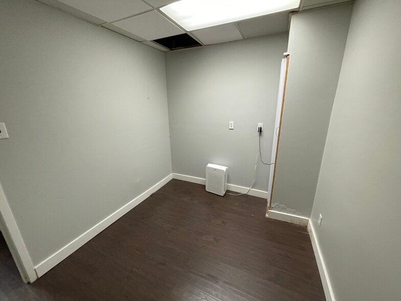 More Photos Of 3231-3233 Superior Ln, Bowie Medical For Lease